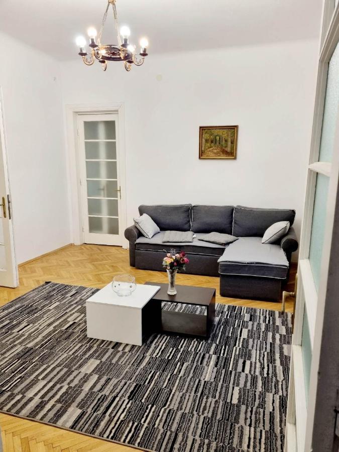 Cozy Apartment Near City Center Бухарест Экстерьер фото