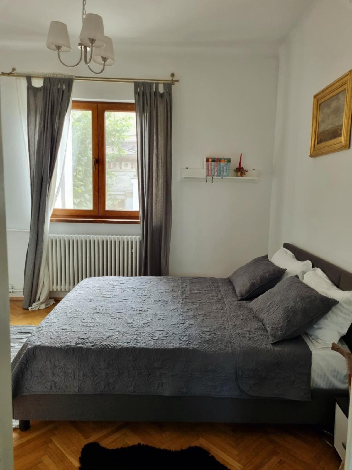 Cozy Apartment Near City Center Бухарест Экстерьер фото