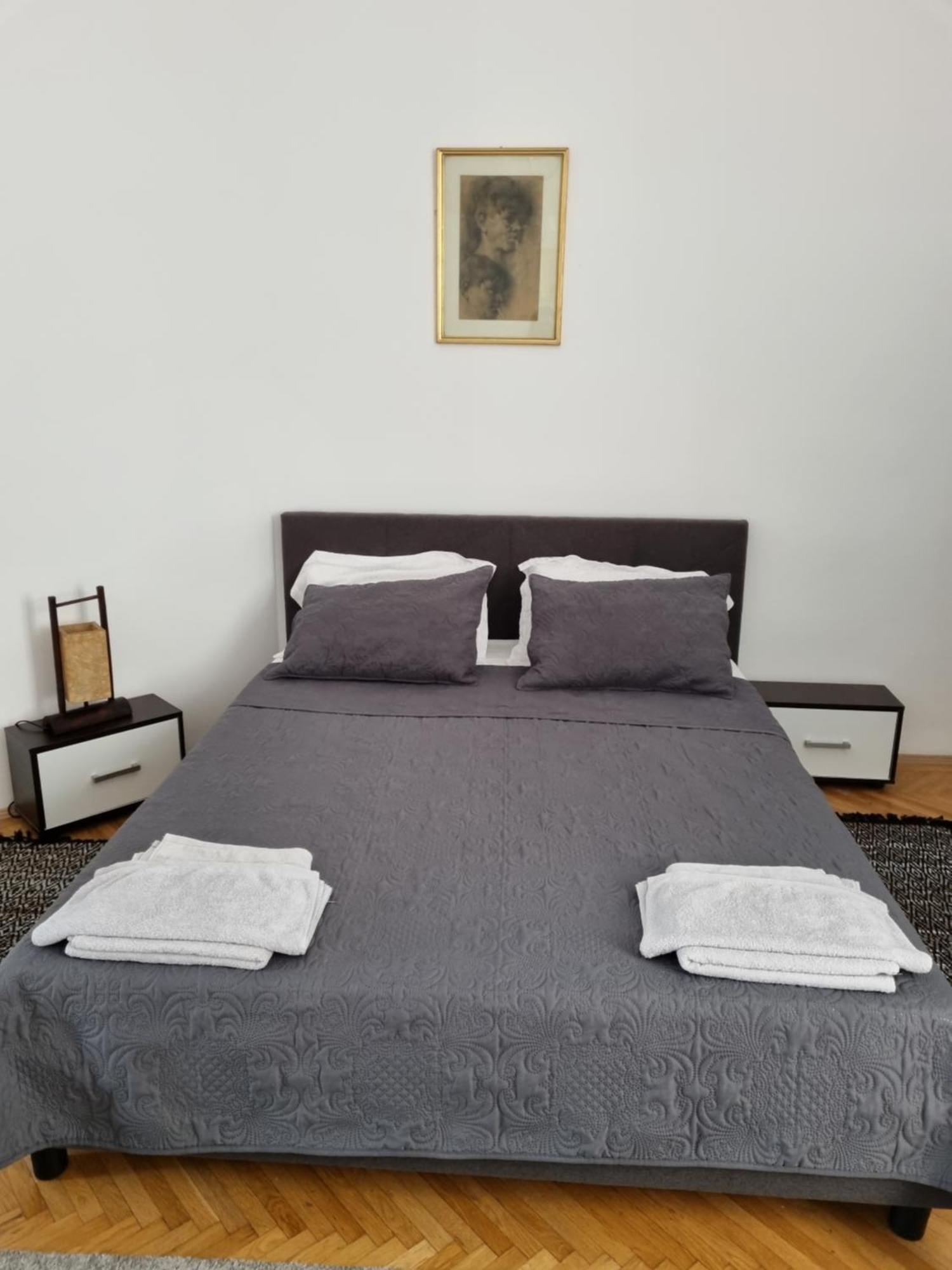 Cozy Apartment Near City Center Бухарест Экстерьер фото